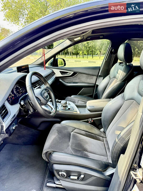 Позашляховик / Кросовер Audi Q7 2016 в Дніпрі фото 16 Позашляховик / Кросовер Audi Q7 2016 в Дніпрі