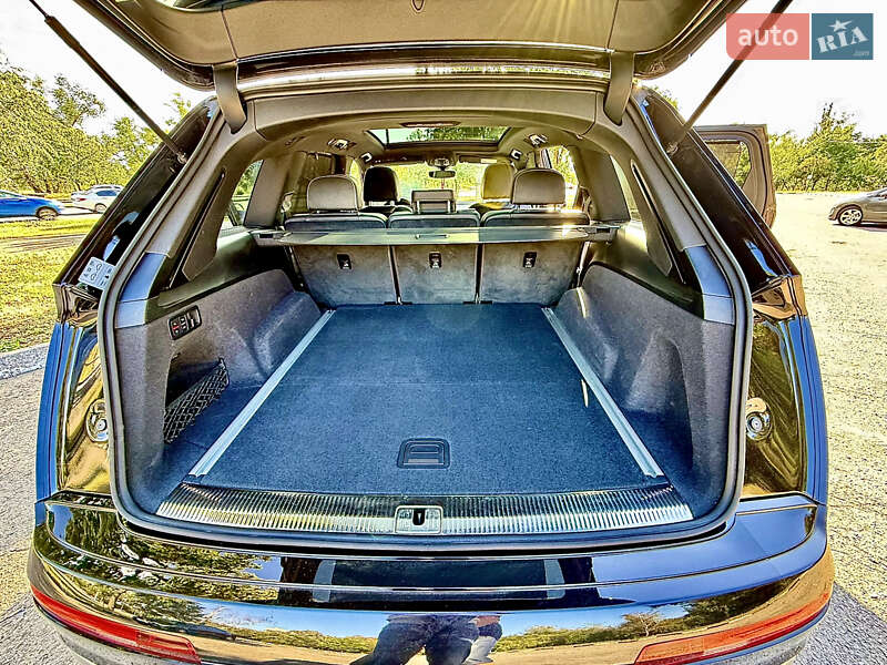 Позашляховик / Кросовер Audi Q7 2016 в Дніпрі фото 27 Позашляховик / Кросовер Audi Q7 2016 в Дніпрі