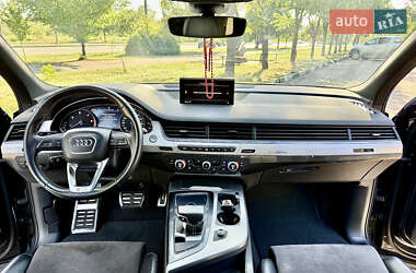 Позашляховик / Кросовер Audi Q7 2016 в 