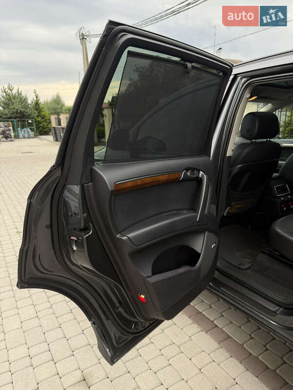 Позашляховик / Кросовер Audi Q7 2012 в Шептицькому