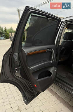 Позашляховик / Кросовер Audi Q7 2012 в 