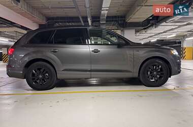 Позашляховик / Кросовер Audi Q7 2018 в 