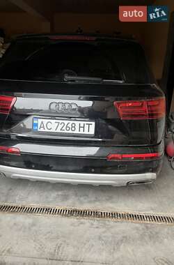 Внедорожник / Кроссовер Audi Q7 2018 в 