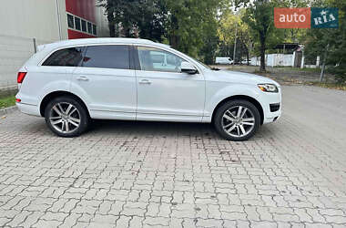Позашляховик / Кросовер Audi Q7 2013 в 
