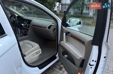 Позашляховик / Кросовер Audi Q7 2013 в 