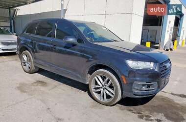 Позашляховик / Кросовер Audi Q7 2018 в 