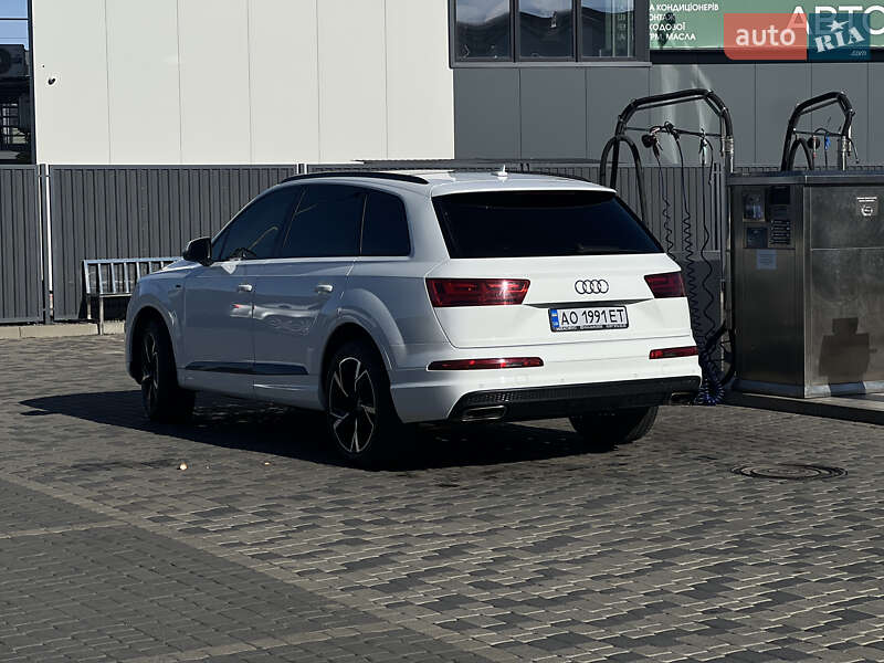 Позашляховик / Кросовер Audi Q7 2019 в Мукачевому
