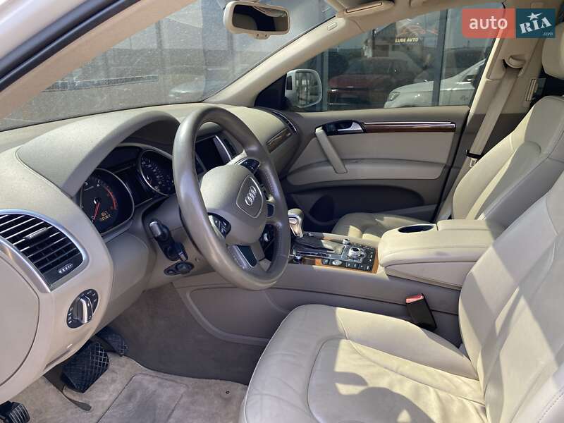 Позашляховик / Кросовер Audi Q7 2013 в Ужгороді