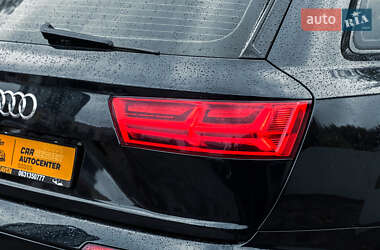 Позашляховик / Кросовер Audi Q7 2017 в 