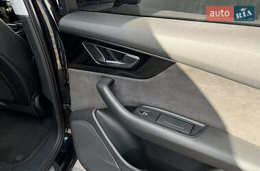 Позашляховик / Кросовер Audi Q7 2017 в 