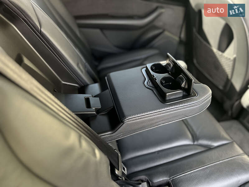Позашляховик / Кросовер Audi Q7 2017 в Києві