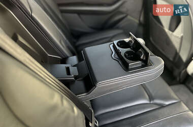 Позашляховик / Кросовер Audi Q7 2017 в 