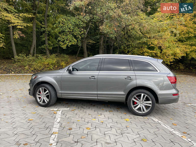 Позашляховик / Кросовер Audi Q7 2015 в Києві