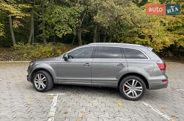 Позашляховик / Кросовер Audi Q7 2015 в 