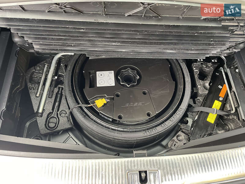 Позашляховик / Кросовер Audi Q7 2015 в Києві