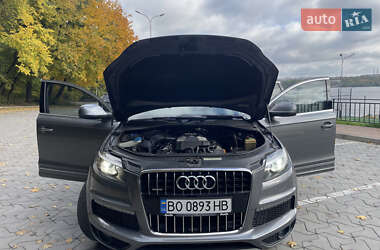 Позашляховик / Кросовер Audi Q7 2015 в 