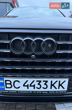 Внедорожник / Кроссовер Audi Q7 2016 в 