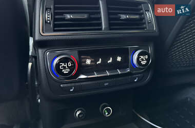 Внедорожник / Кроссовер Audi Q7 2017 в 