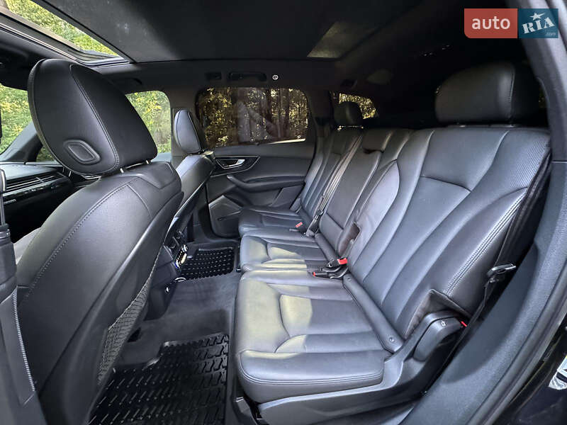 Внедорожник / Кроссовер Audi Q7 2017 в Львове