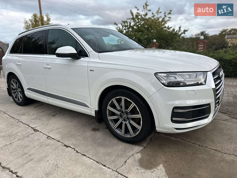 Позашляховик / Кросовер Audi Q7 2018 в Києві
