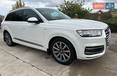 Внедорожник / Кроссовер Audi Q7 2018 в 