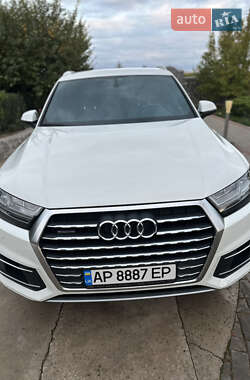 Внедорожник / Кроссовер Audi Q7 2018 в 
