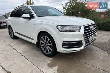 Внедорожник / Кроссовер Audi Q7 2018 в 