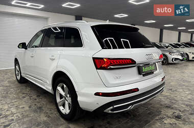 Внедорожник / Кроссовер Audi Q7 2022 в 