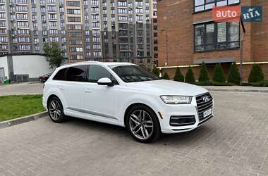 Внедорожник / Кроссовер Audi Q7 2017 в 
