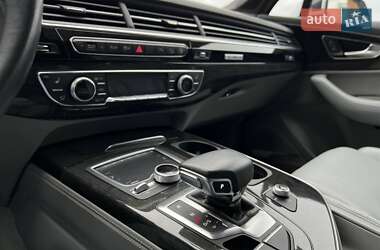 Внедорожник / Кроссовер Audi Q7 2017 в 