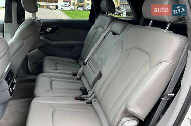 Внедорожник / Кроссовер Audi Q7 2017 в 