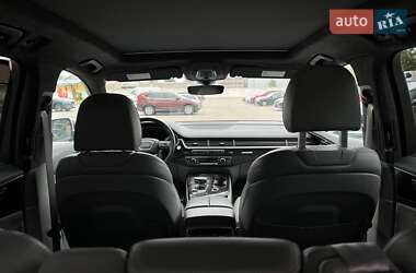 Внедорожник / Кроссовер Audi Q7 2017 в 