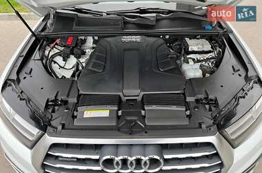 Внедорожник / Кроссовер Audi Q7 2017 в 