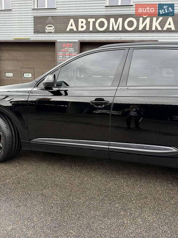 Позашляховик / Кросовер Audi Q7 2017 в Харкові
