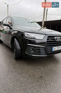 Позашляховик / Кросовер Audi Q7 2017 в 