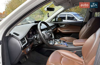 Внедорожник / Кроссовер Audi Q7 2015 в 