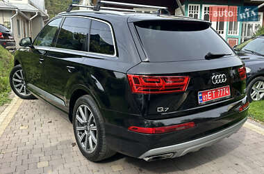 Позашляховик / Кросовер Audi Q7 2017 в 