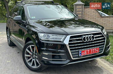 Позашляховик / Кросовер Audi Q7 2017 в 