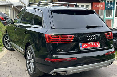 Позашляховик / Кросовер Audi Q7 2017 в 