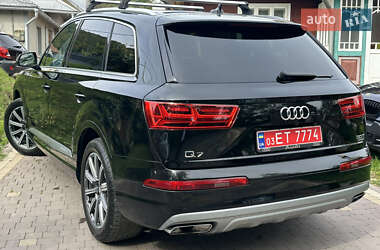 Позашляховик / Кросовер Audi Q7 2017 в 