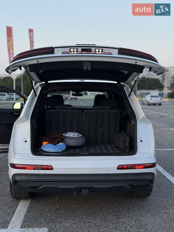 Внедорожник / Кроссовер Audi Q7 2020 в Черновцах