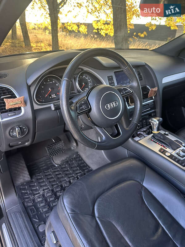 Позашляховик / Кросовер Audi Q7 2013 в Сумах