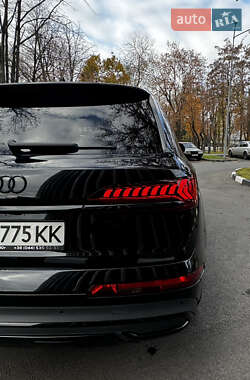 Позашляховик / Кросовер Audi Q7 2020 в  фото 12 Позашляховик / Кросовер Audi Q7 2020 в