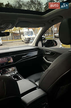 Позашляховик / Кросовер Audi Q7 2020 в  фото 28 Позашляховик / Кросовер Audi Q7 2020 в