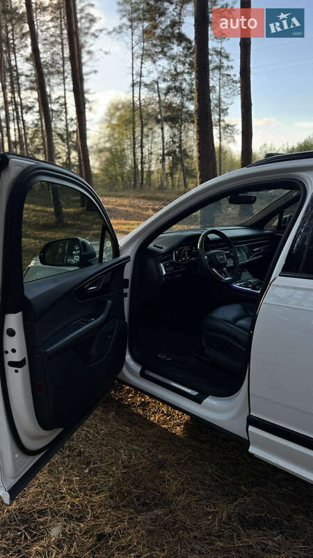 Позашляховик / Кросовер Audi Q7 2021 в Харкові
