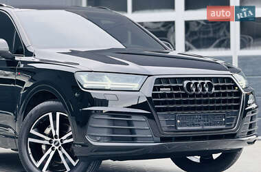 Внедорожник / Кроссовер Audi Q7 2016 в 