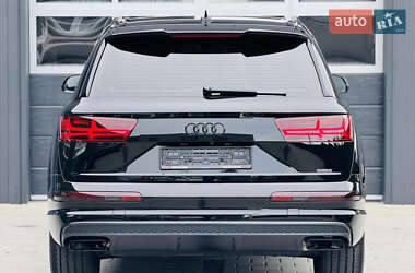 Внедорожник / Кроссовер Audi Q7 2016 в 