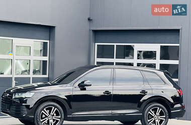 Внедорожник / Кроссовер Audi Q7 2016 в 