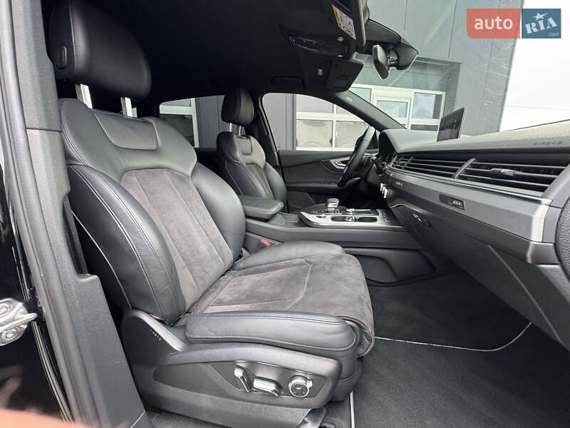 Позашляховик / Кросовер Audi Q7 2016 в Мукачевому