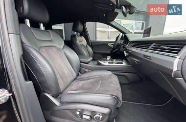 Внедорожник / Кроссовер Audi Q7 2016 в 